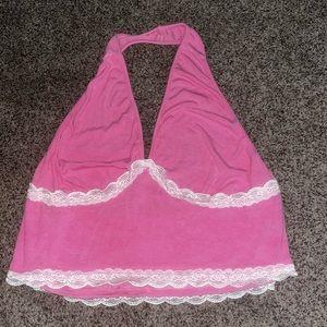 - pink cropped top